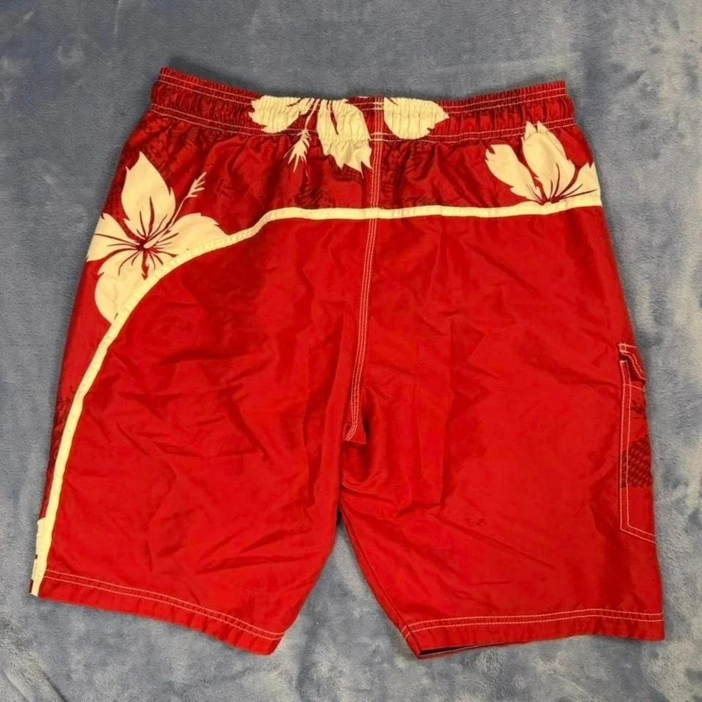 Red Speedo swim trunks with white accents men size L‎